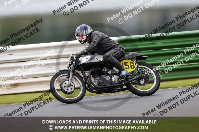 Vintage motorcycle club;eventdigitalimages;mallory park;mallory park trackday photographs;no limits trackdays;peter wileman photography;trackday digital images;trackday photos;vmcc festival 1000 bikes photographs